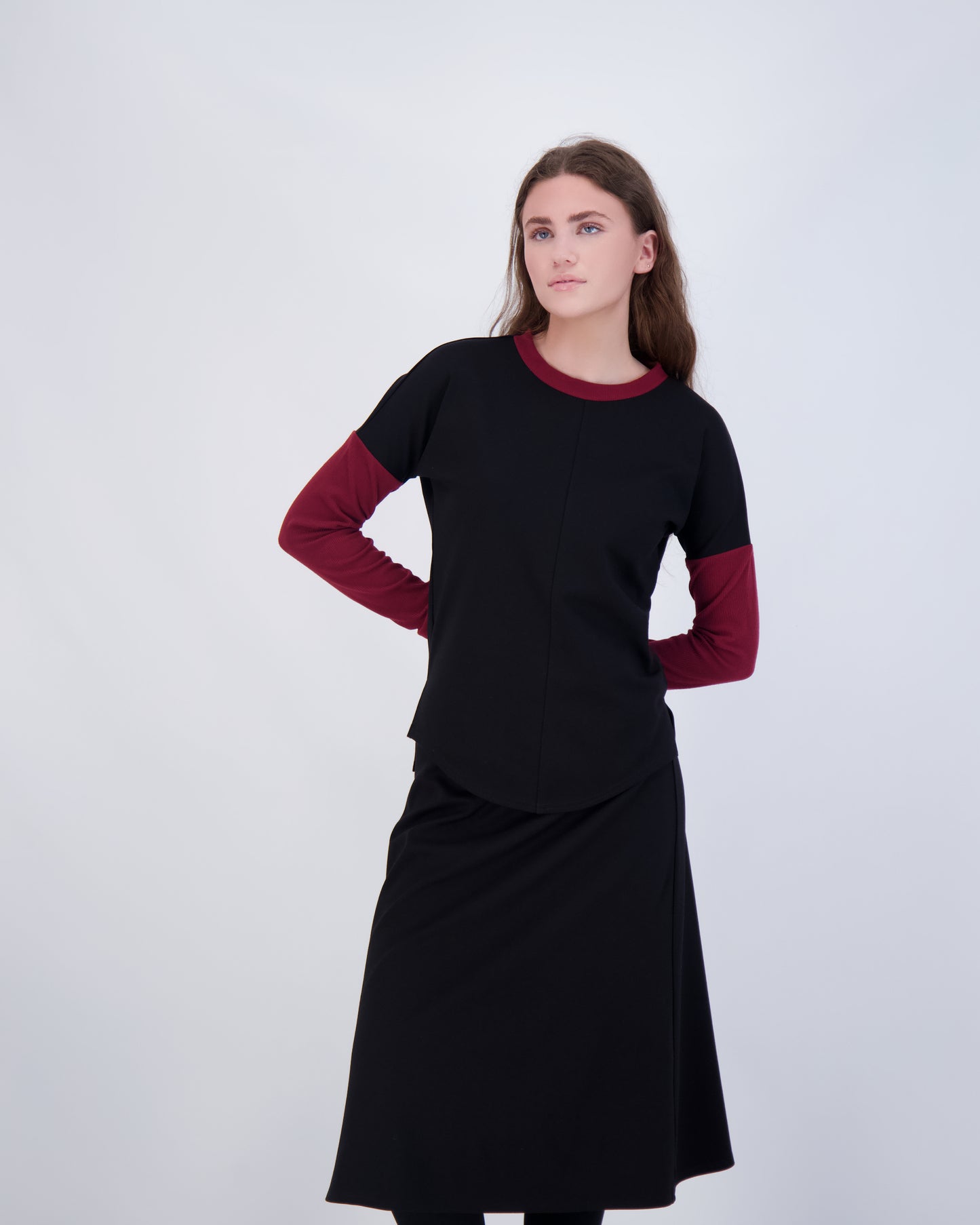 DUET DOLMAN TOP - BLACK/WINE