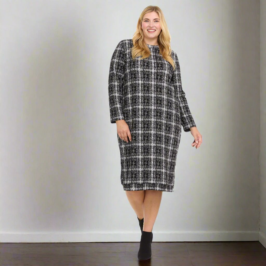 JAIMIE DRESS PLUS - BLACK PLAID